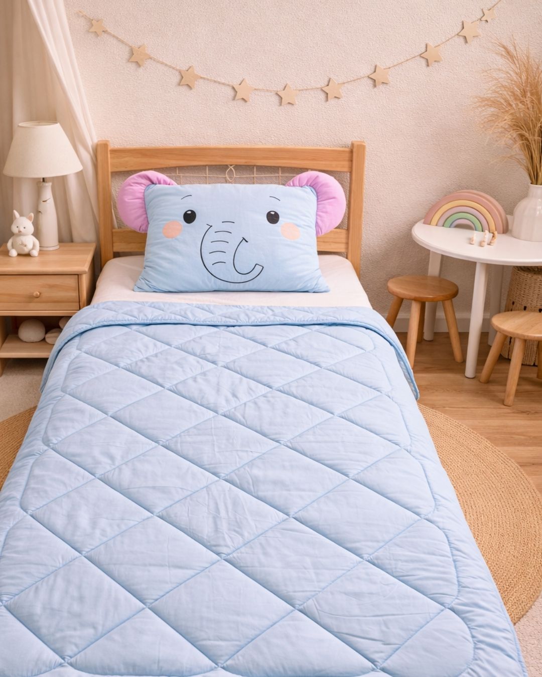 Zestaw Blankies: Kołdra (140x200) + Poduszka (50x60) – Mniej warstw, więcej snu - kolor - błękitny